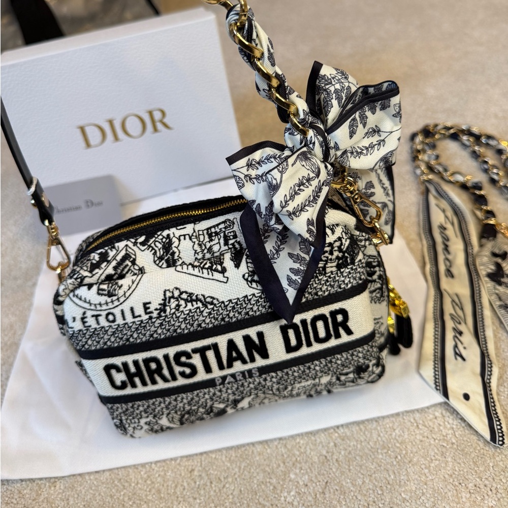 Christian Dior Plan de Paris Crossbody Bag - Picture 7 of 14